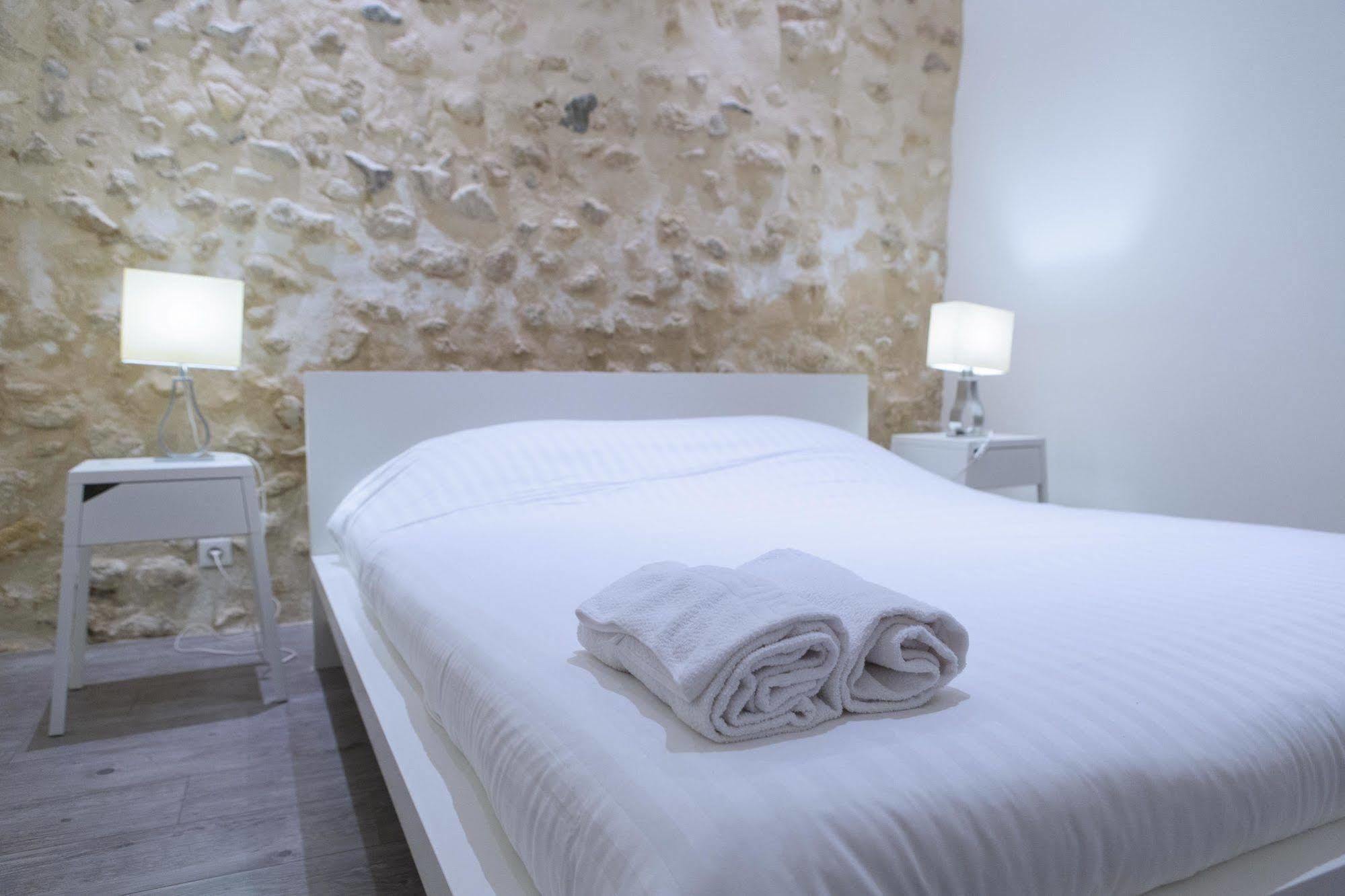 Ausone Beautiful Loft Apartment In Historical Center + Terrace And Parking Бордо Екстер'єр фото